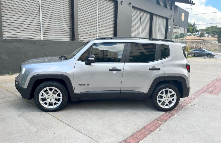 Jeep Renegade 1.8 Sport (Aut) - Foto #3