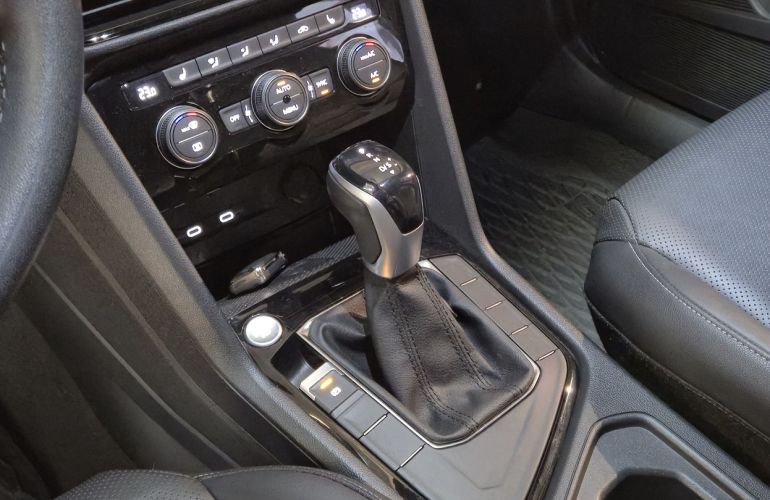 Volkswagen Taos 250 TSi Highline - Foto #9