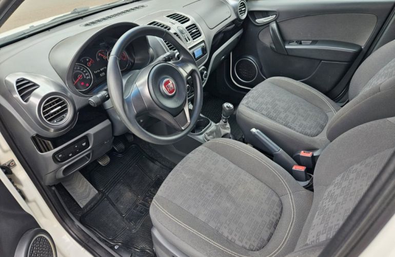 Fiat Palio Attractive 1.4 8V (Flex) - Foto #4