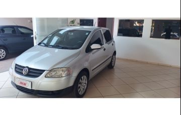 Volkswagen Fox 1.0 8V (Flex) 4p - Foto #2