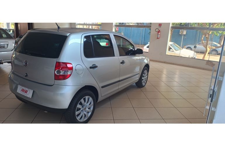 Volkswagen Fox 1.0 8V (Flex) 4p - Foto #5