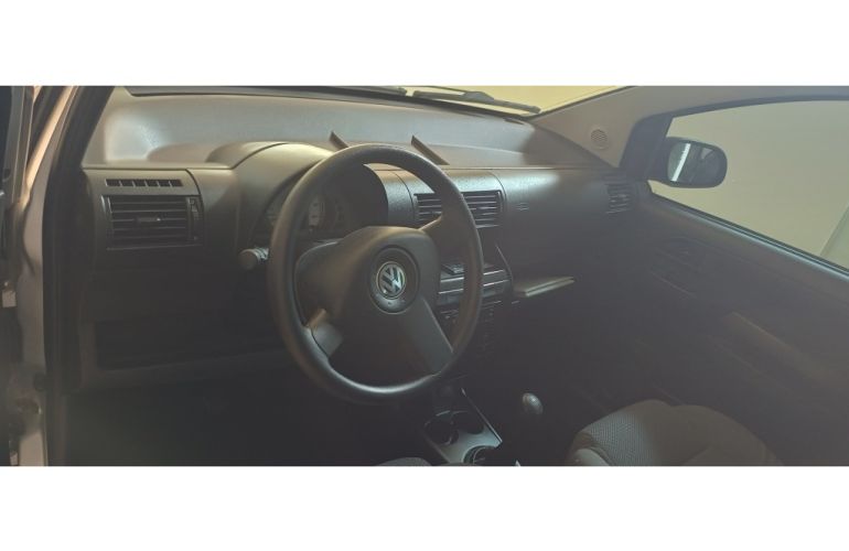 Volkswagen Fox 1.0 8V (Flex) 4p - Foto #8