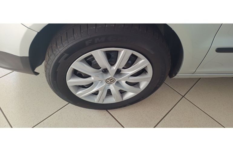 Volkswagen Fox 1.0 8V (Flex) 4p - Foto #10