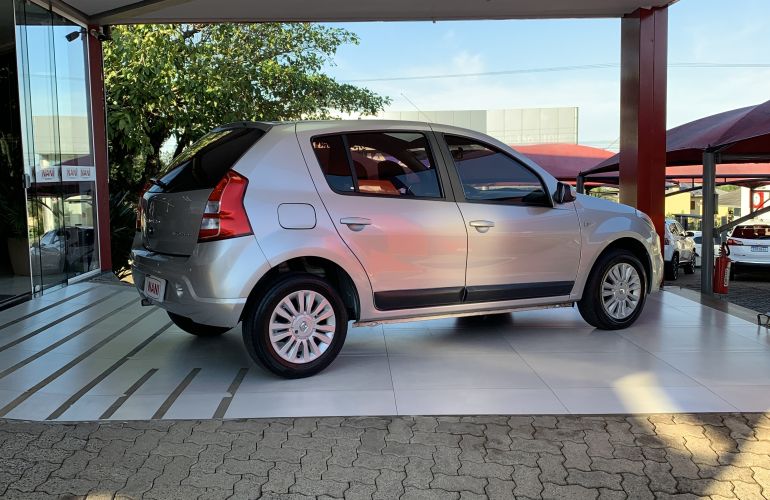 Renault Sandero Privilege 1.6 16V (Flex)(aut) - Foto #4