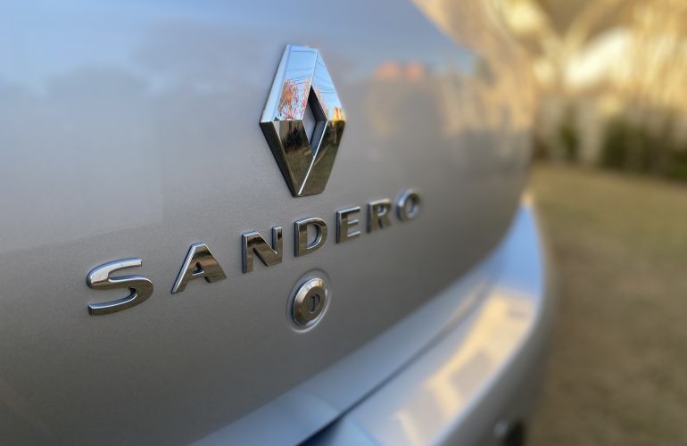Renault Sandero Expression 1.0 16V (Flex) - Foto #4