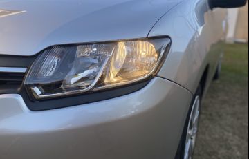 Renault Sandero Expression 1.0 16V (Flex) - Foto #6
