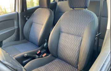 Renault Sandero Expression 1.0 16V (Flex) - Foto #10