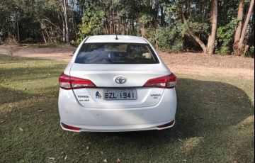 Toyota Yaris Sedan 1.5 XL Plus Tech CVT (Flex) - Foto #3