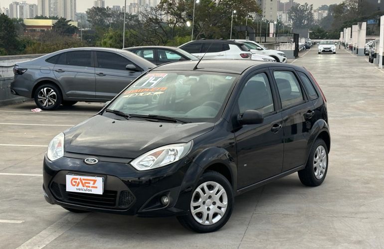 Ford Fiesta 1.0 Rocam Hatch 8v - Foto #1