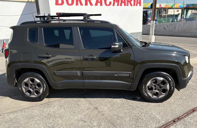 Jeep Renegade 1.8 (Aut) - Foto #4