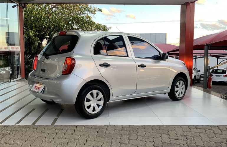 Nissan March 1.0 12V S (Flex) - Foto #4
