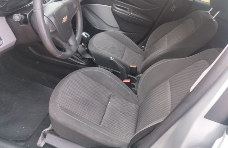 Chevrolet Onix 1.0 Joy SPE/4 - Foto #2
