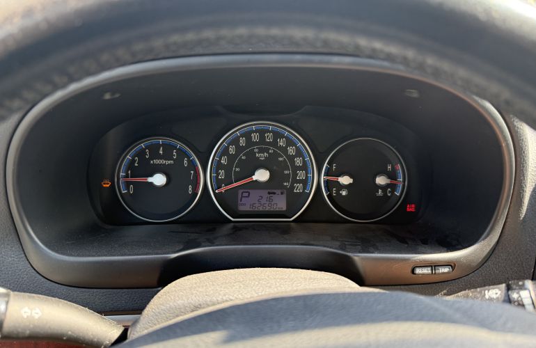Hyundai Santa Fe GLS 2.7 V6 4x4 (7 lug) - Foto #8