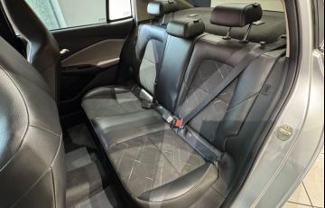 Chevrolet Onix 1.0 Turbo Plus Premier - Foto #7