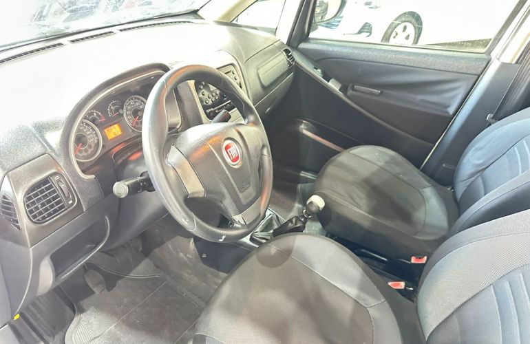 Fiat Idea 1.4 MPi Attractive 8V Flex 4p Manual - Foto #8