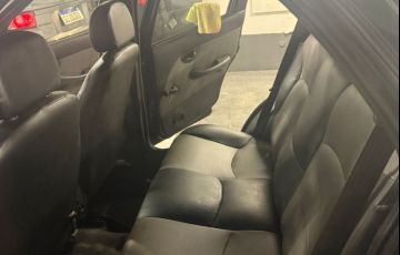 Fiat Palio Weekend ELX 1.0 16V Fire - Foto #2