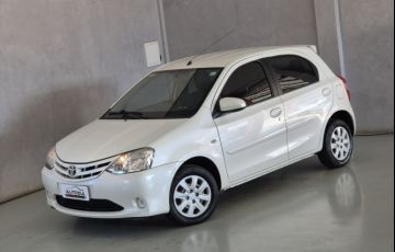 Toyota Etios 1.5 X Plus - Foto #2