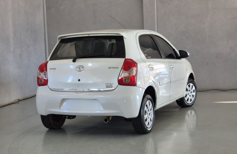 Toyota Etios 1.5 X Plus - Foto #3