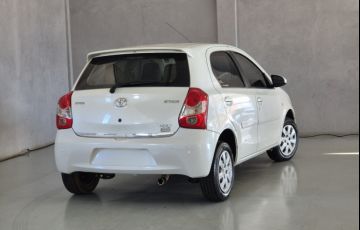 Toyota Etios 1.5 X Plus - Foto #3