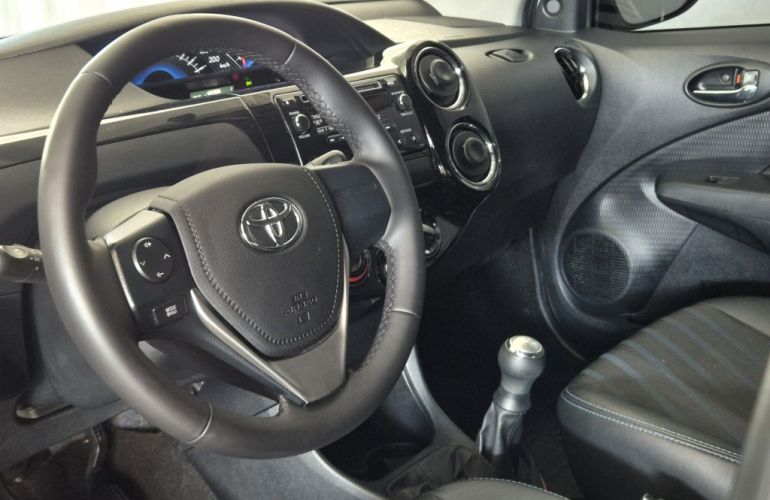 Toyota Etios 1.5 X Plus - Foto #4