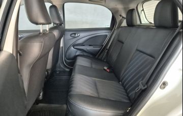 Toyota Etios 1.5 X Plus - Foto #6