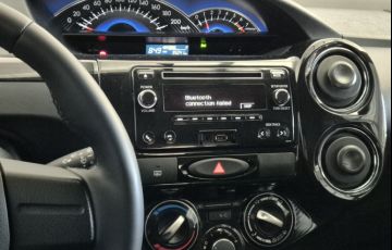 Toyota Etios 1.5 X Plus - Foto #9