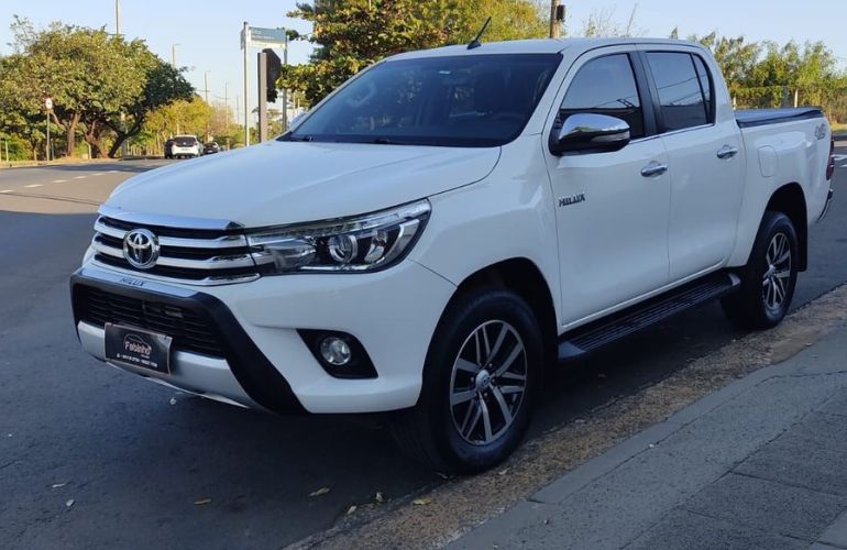 Toyota Hilux 2.7 Srv 4x2 CD 16v - Foto #1