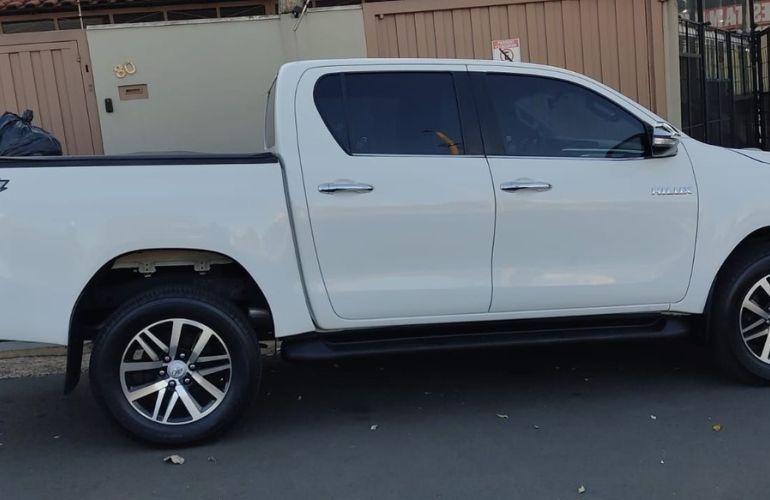 Toyota Hilux 2.7 Srv 4x2 CD 16v - Foto #4