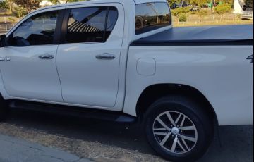 Toyota Hilux 2.7 Srv 4x2 CD 16v - Foto #5