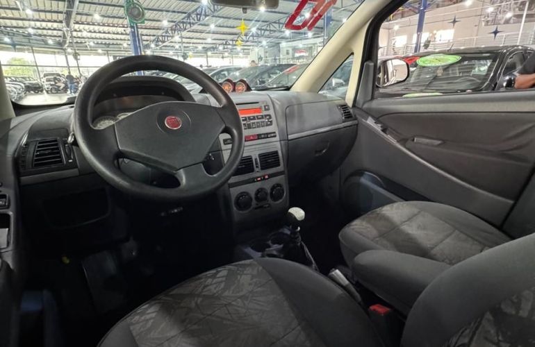 Fiat Idea 1.8 MPi Adventure Locker 8v - Foto #7