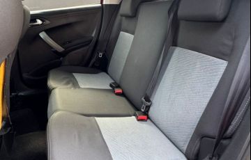 Peugeot 208 1.5 Active Pack 8v - Foto #9