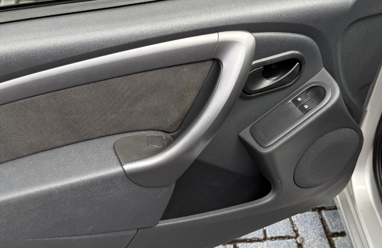 Renault Sandero Expression 1.6 8V - Foto #6