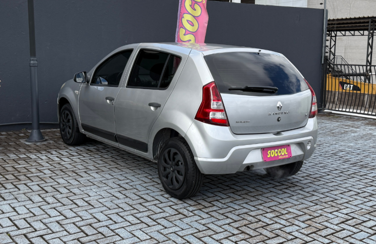 Renault Sandero Expression 1.6 8V - Foto #8