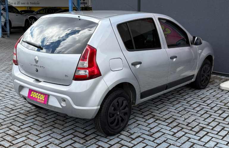 Renault Sandero Expression 1.6 8V - Foto #10
