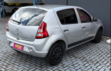 Renault Sandero Expression 1.6 8V - Foto #10