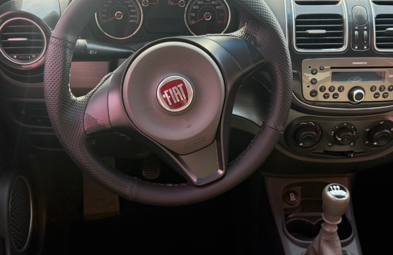 Fiat Siena Attractive 1.4 8V (Flex) - Foto #4