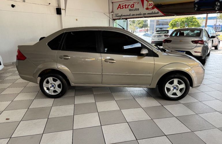 Ford Fiesta Sedan 1.6 (Flex) - Foto #8