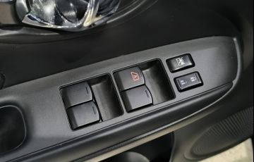 Nissan Versa 1.6 16V SV - Foto #9
