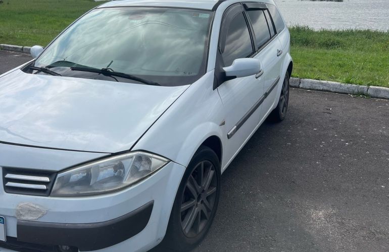 Renault Mégane Grand Tour Dynamique 1.6 16V (flex) - Foto #3