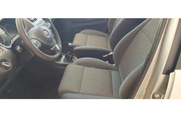 Volkswagen Fox 1.6 8V (Flex) - Foto #7