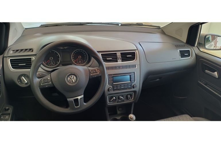 Volkswagen Fox 1.6 8V (Flex) - Foto #8