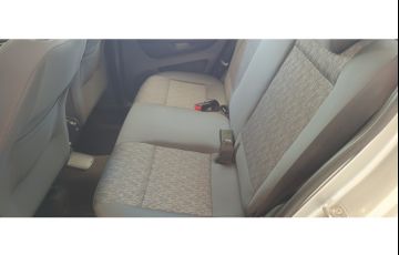 Volkswagen Fox 1.6 8V (Flex) - Foto #9