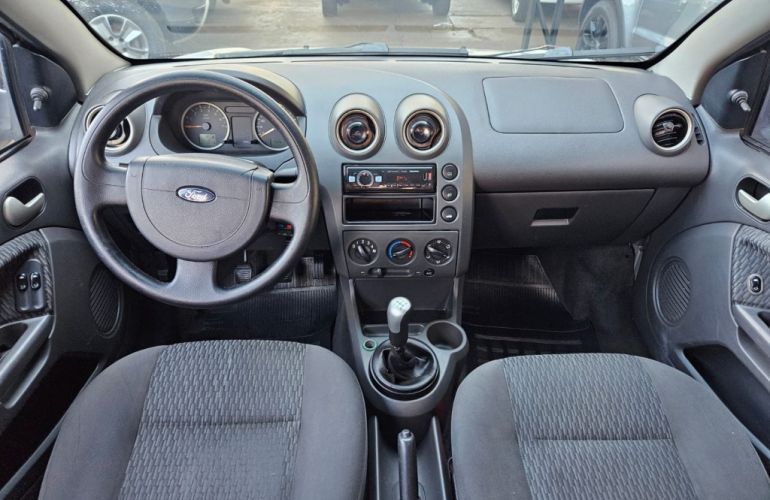 Ford Fiesta Sedan 1.6 Rocam (Flex) - Foto #2