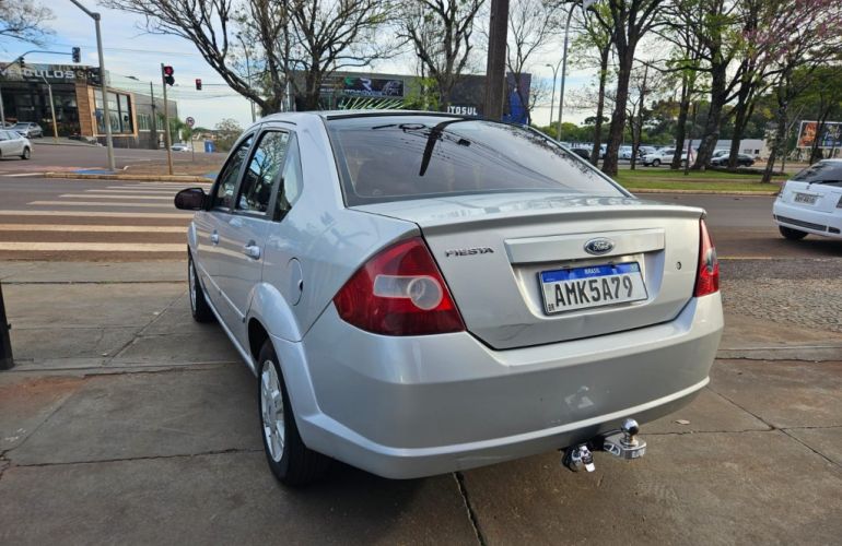 Ford Fiesta Sedan 1.6 Rocam (Flex) - Foto #4