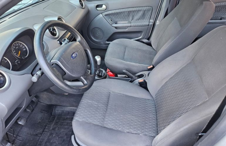 Ford Fiesta Sedan 1.6 Rocam (Flex) - Foto #8