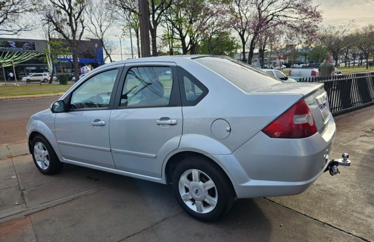 Ford Fiesta Sedan 1.6 Rocam (Flex) - Foto #9