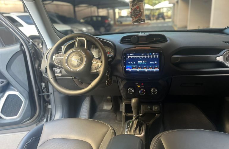 Jeep Renegade 1.8 (Aut) - Foto #4