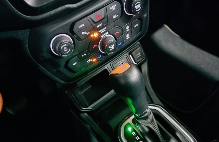 Jeep Renegade 1.3 T270 Turbo Longitude At6 - Foto #9