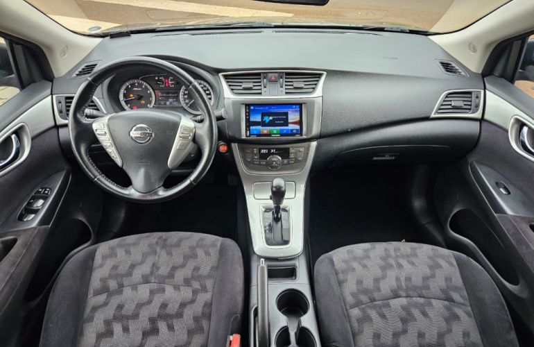 Nissan Sentra 2.0 16V - Foto #5