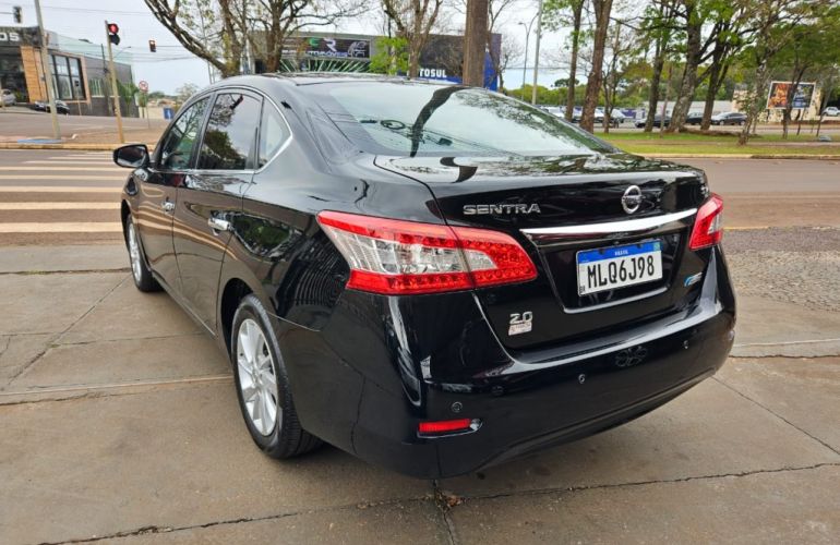 Nissan Sentra 2.0 16V - Foto #6